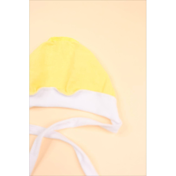 Шапочка із байки Жовта