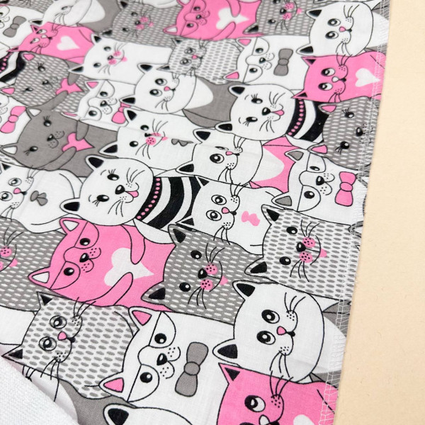 Непромокаюча пелюшка · Сіро-рожеві котики — Babywear