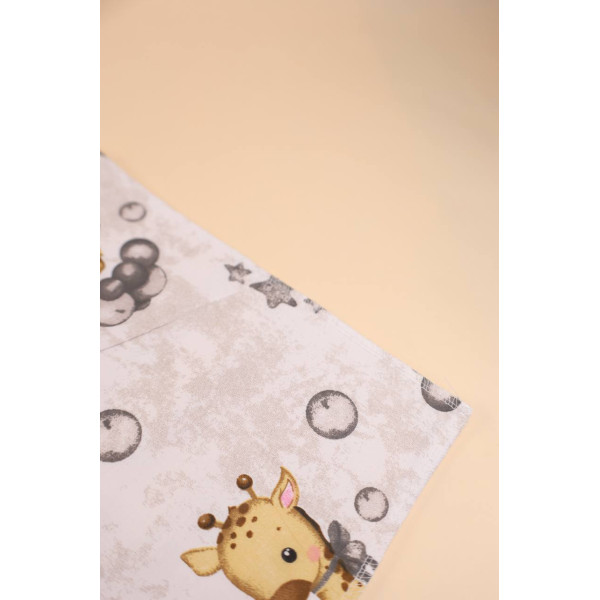 Непромокаюча пелюшка · 60×45 см · Бежеві жирафи сірий — Babywear