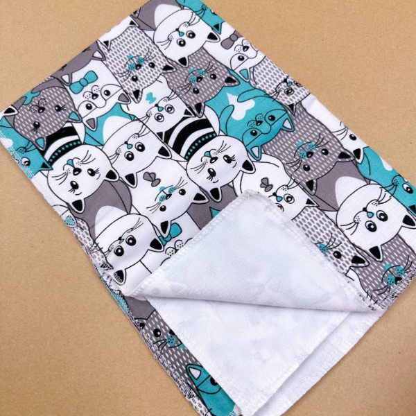 Непромокаюча пелюшка · Сіро-бірюзові котики — Babywear