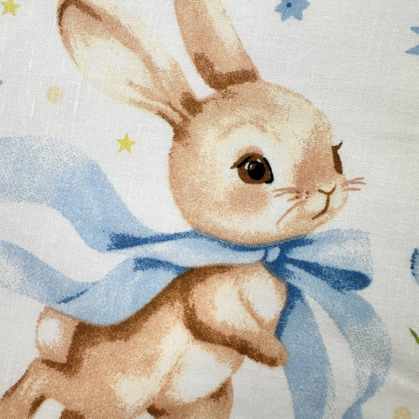 Непромокаюча пелюшка · 80×65 см · Біла з зайчиками — Babywear