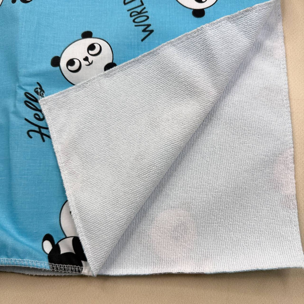 Непромокаюча пелюшка · 80×65 см · Блакитна з пандами — Babywear