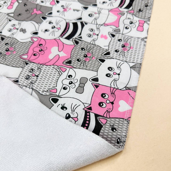 Непромокаюча пелюшка · Сіро рожеві котики — Babywear