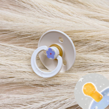 Пустушка BIBS класична кругла Color Біла з квіточкою