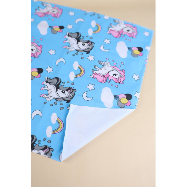 Непромокаюча пелюшка · 80×65 см. · Блакитна з єдиноріжками — Babywear
