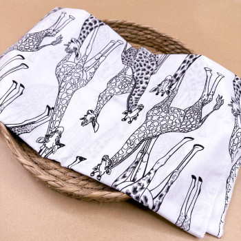 Бавовняна пелюшка · 90×110 см · Біла з чорно-білими жирафами — Babywear