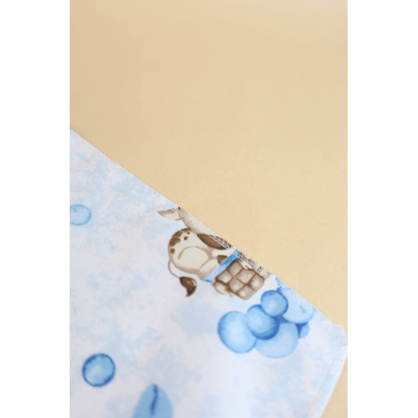 Непромокаюча пелюшка · 120×60 см · Жирафи сині бульбашки — Babywear