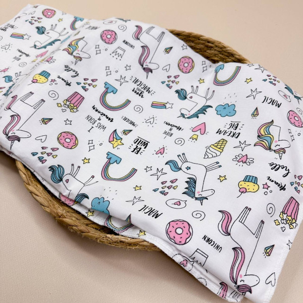 Непромокаюча пелюшка · 80×65 см · Єдинороги з веселками — Babywear