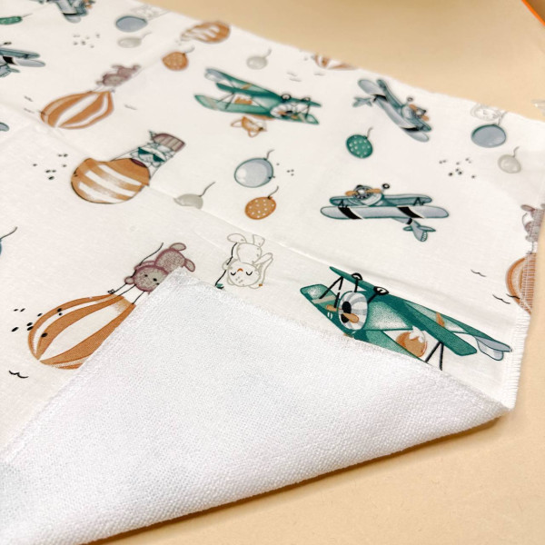 Непромокаюча пелюшка · 60×45 см · Аероплани та кулі — Babywear