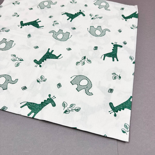 Ситцева пелюшка · 90×100 см · Зелені слоники та жирафи — Babywear