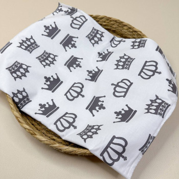 Непромокаюча пелюшка · 60×45 см · Біла з коронами — Babywear
