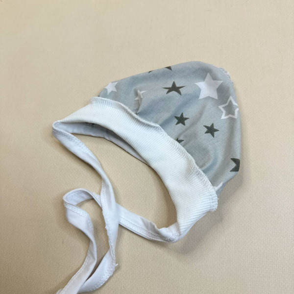 Шапочка із бязі сіра із зірочками