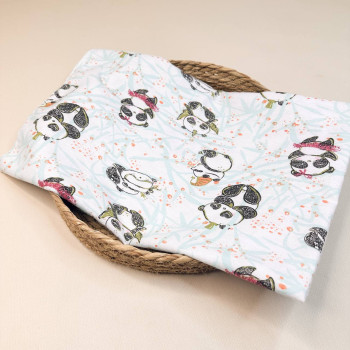 Байкова пелюшка · 70×90 см. · Панди на фоні — Babywear