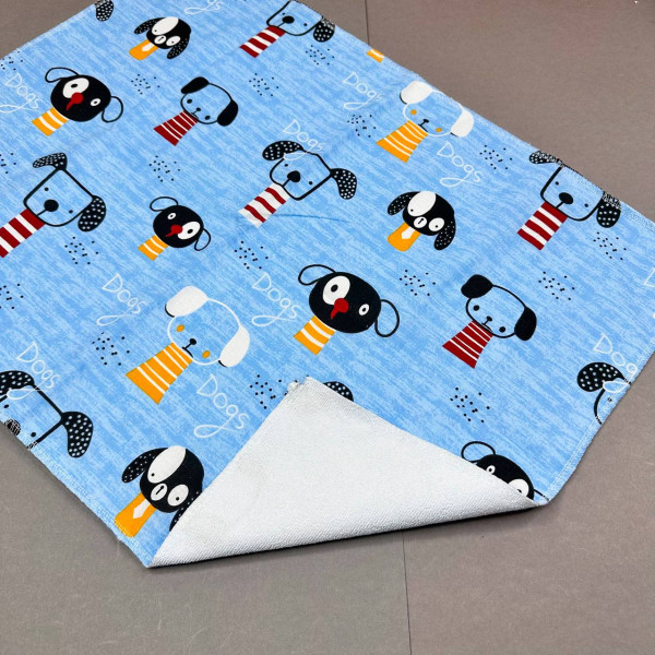 Непромокаюча пелюшка · 60×45 см · Блакитна з песиками — Babywear