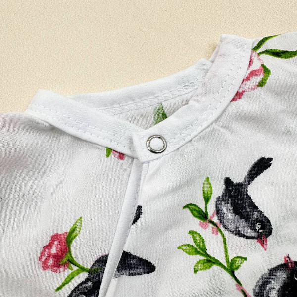 Чоловічок із літньої бавовни Білий із сірими зайчиками та квіточками (56–86)