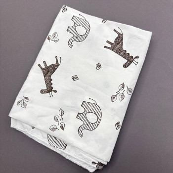 Ситцева пелюшка · 90×100 см · Чорні слоники жирафи — Babywear