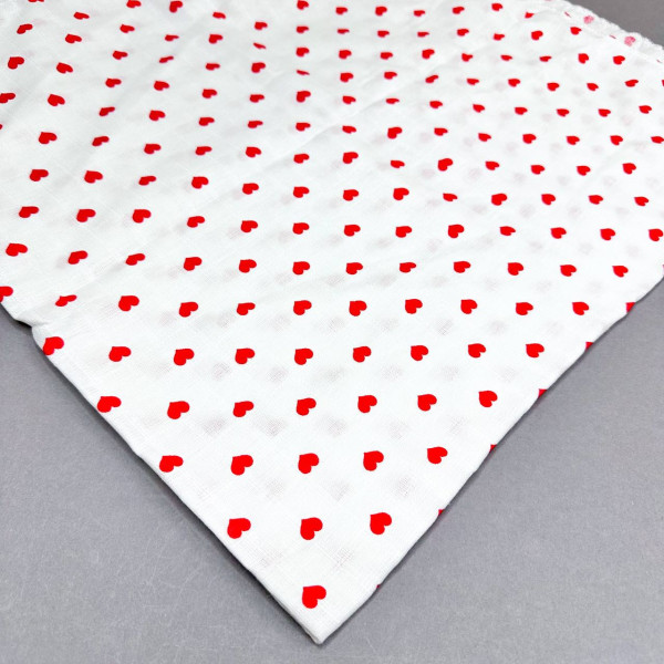 Муслінова пелюшка · 90×80 см · Маленькі червоні сердечка — Babywear