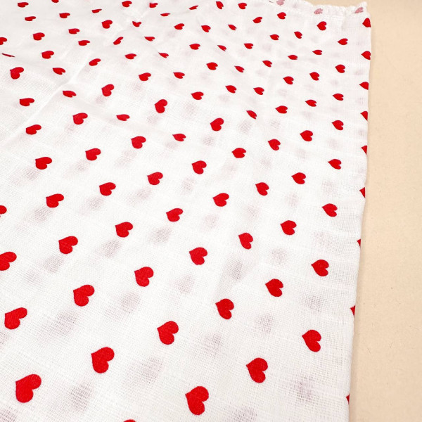 Муслінова пелюшка · 90×80 см · Маленькі червоні сердечка — Babywear