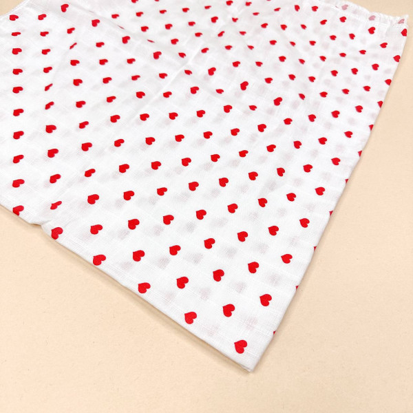 Муслінова пелюшка · 90×80 см · Маленькі червоні сердечка — Babywear