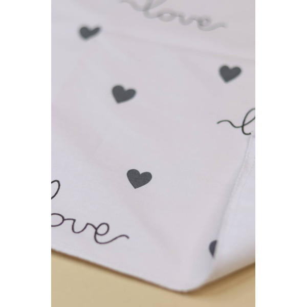 Непромокаюча пелюшка · 60×45 см · Біла з сірими сердцями — Babywear