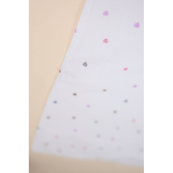 Непромокаюча пелюшка · 120×60 см · Біла сердечка — Babywear